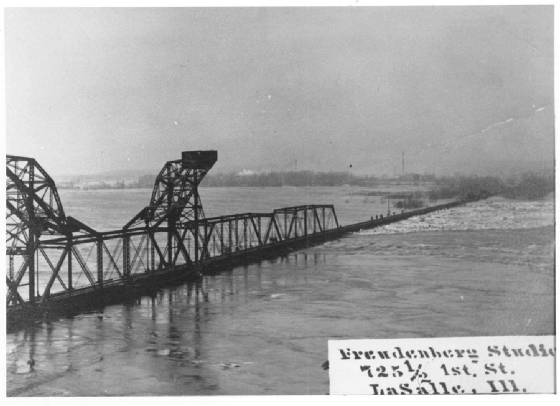 cbqrrrivertrainbridgeflood.jpg